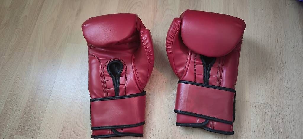Guanti & manicotti: Mike Sport Boxhandschuhe – Usato da Luzern venduto da sabidu1 1