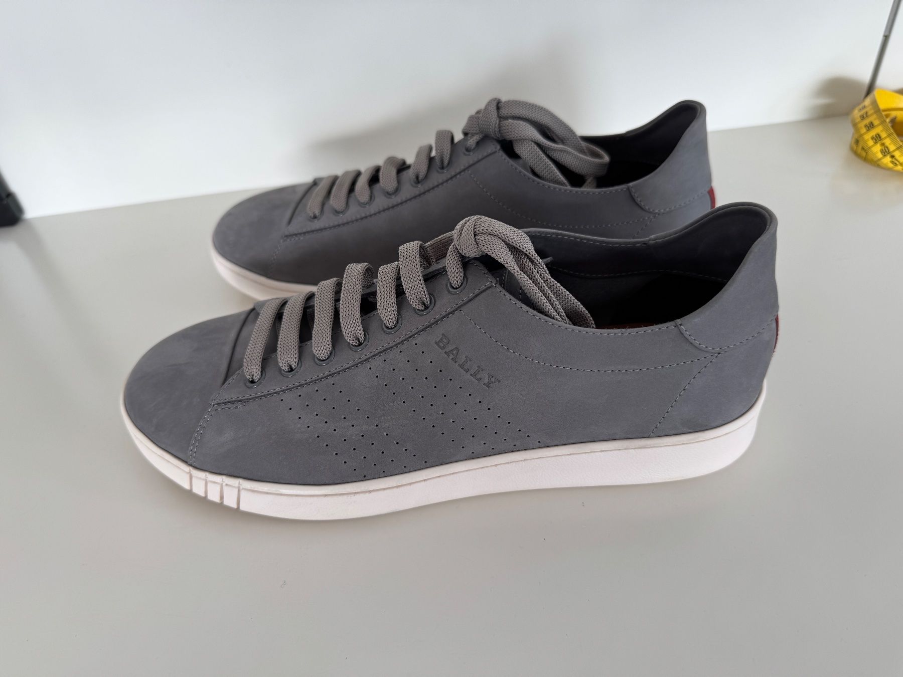 Bally Scarpe da uomo: Bally Herren Sneaker Wilson 42 Grau – Nuovo e nell'imballaggio originale da Volketswil venduto da praxis12 2