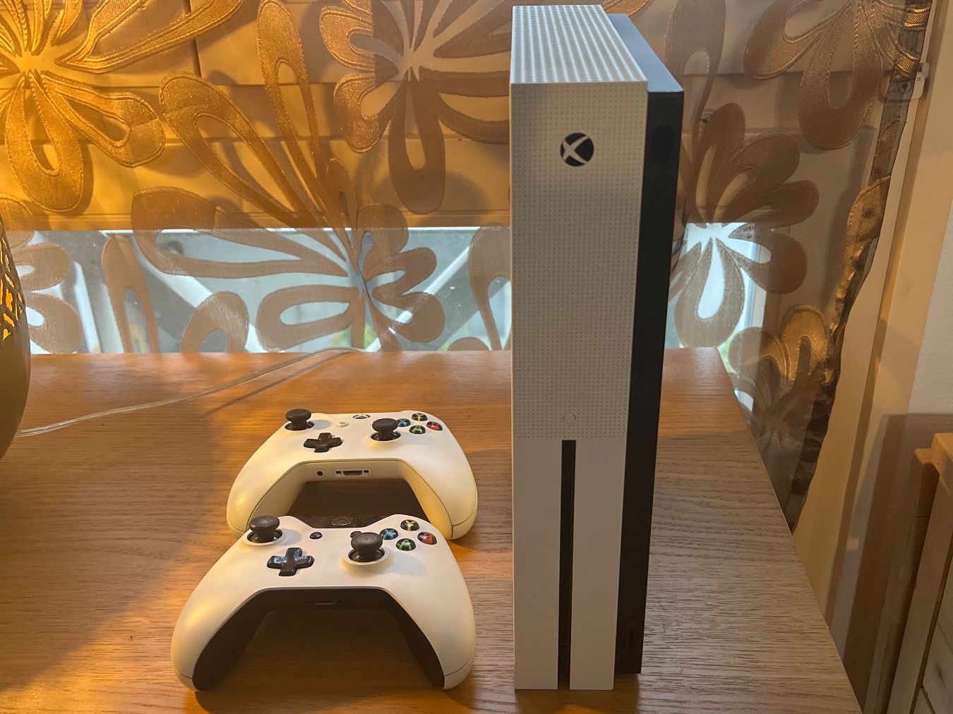 Microsoft Console: Xbox One S – Usato da Prangins venduto da lil_blaze 1