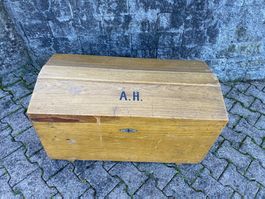 schöne antike Holztruhe, Vintage, Shabby Chic