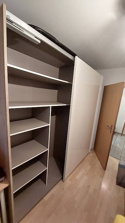 Micasa Armoires: Schrank mit Schiebetür Micasa – D'occasion à Baar par max_vj55 3