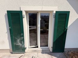 Holz-Balkontüre inkl. Holz-Fensterläden