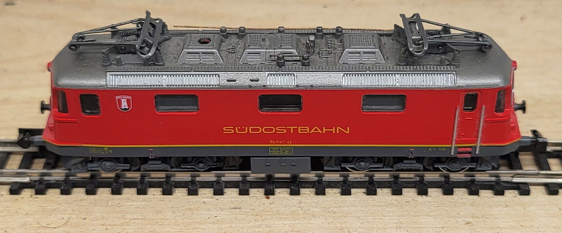 Arnold Modellini di ferrovie: Arnold 2419 Re 4/4 Lok "Südostbahn" – Nuovo (secondo la descrizione) da Malters venduto da minitrix79 1