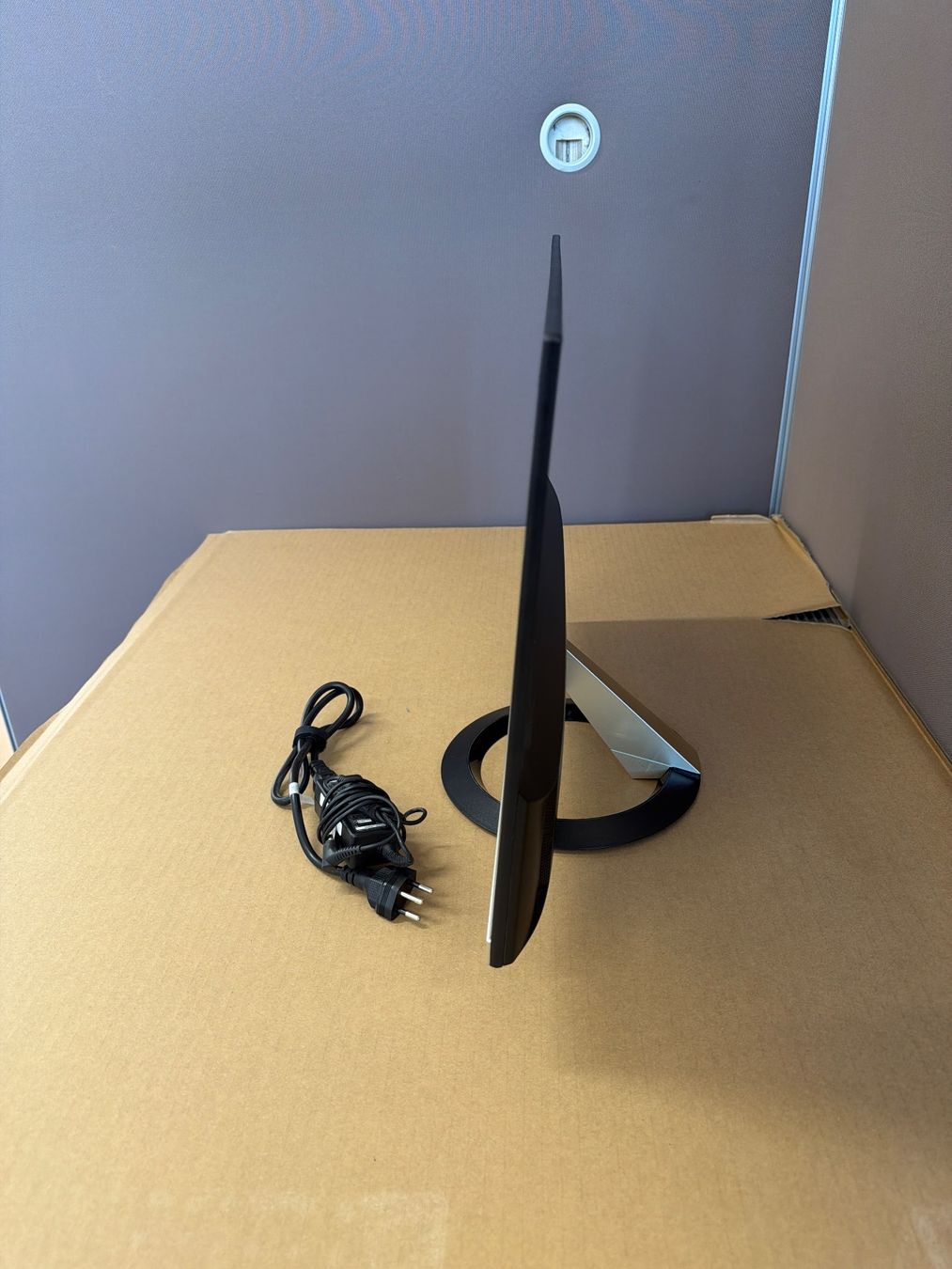 Asus Monitor: ASUS VZ249Q 23.8" Monitor – Usato da Dietlikon venduto da ComdatAG 2