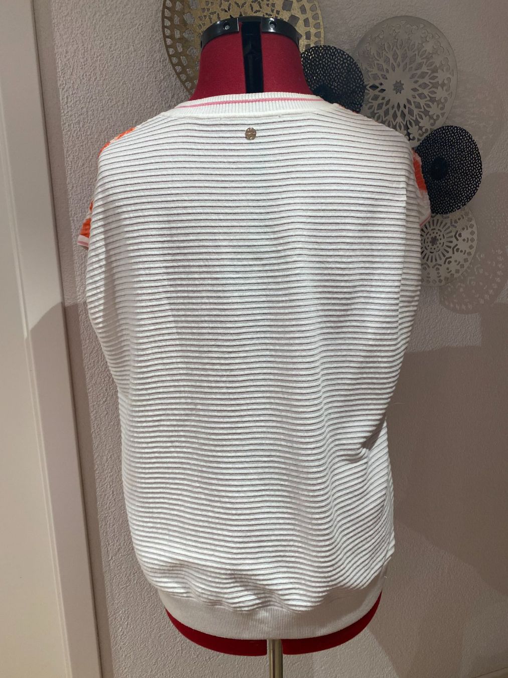 Marc Cain T-Shirts: Marc Cain Tunika Strickshirt, Gr. N5 oder D42 – Gebraucht aus Regensdorf von Pointer2009 1