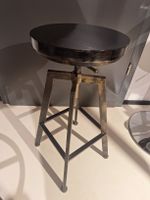 Tabouret de bar industriel réglable en métal noir