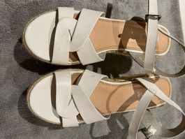Sandalen weiss Gr. 37 mit hohem Absatz