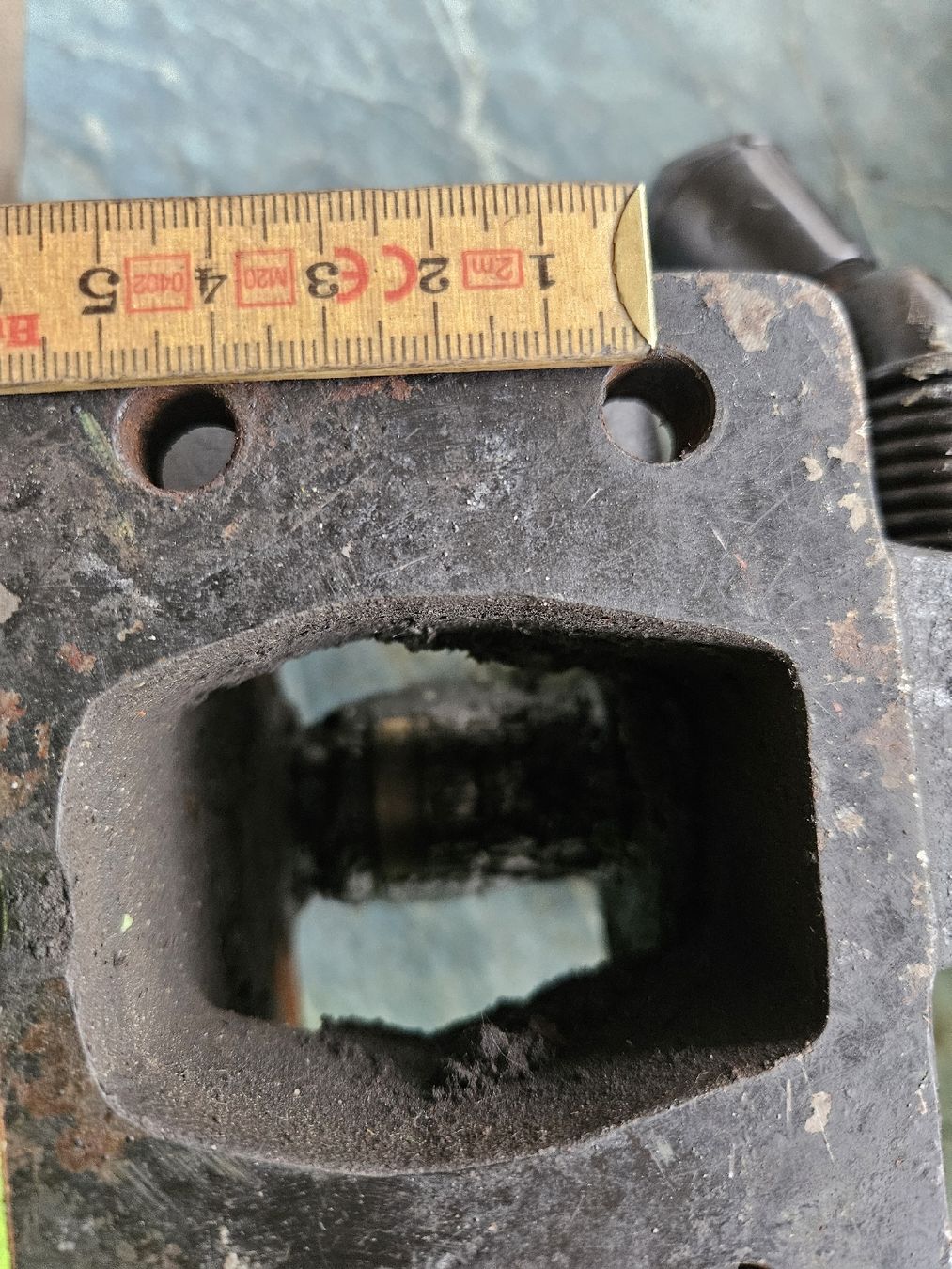 Rockinger Anhängerkupplungen: Rockinger Zugmaul Typ 243 U 115 – Gebraucht aus Riedtwil von Scania94D- 3
