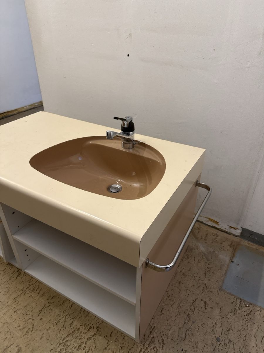 Spülbecken & Waschbecken: Waschtisch mit Unterschrank – Gebraucht aus Rickenbach Sulz von pbf9 1