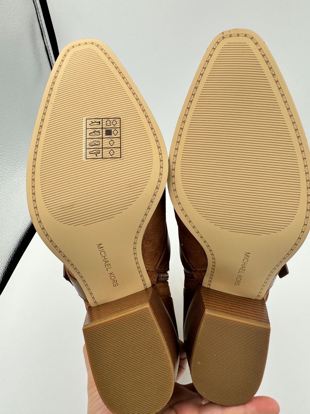 Michael Kors Scarpe da donna: Michael Kors Stiefelette braun Grösse 39 – Nuovo e nell'imballaggio originale da Wiedlisbach venduto da Sistershop 4