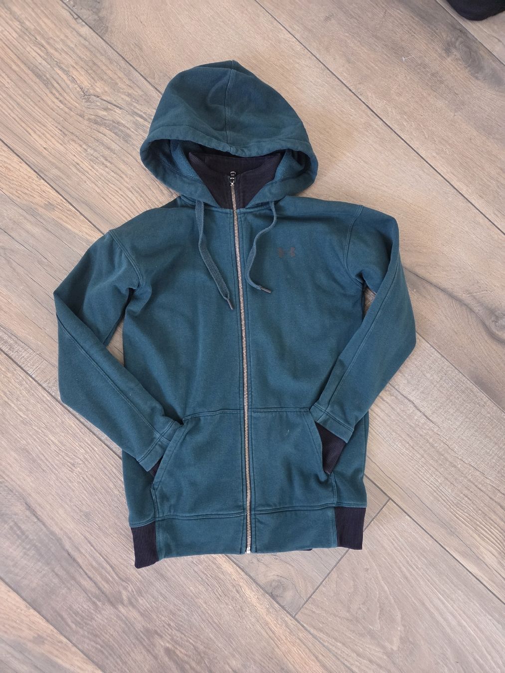 Under Armour Jacken: Under Armour Sweatjacke – Gebraucht aus Frauenfeld von bea_6m8y