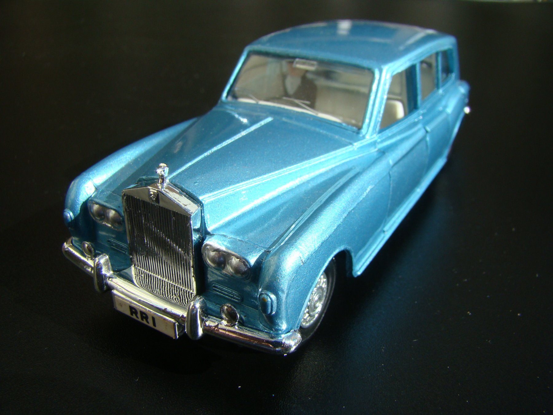 Dinky Toys Modellautos: Dinky Rolls Royce Phantom V hellblau Nr 124 schön selten box – Gebraucht aus Walzenhausen von Vanquish711 8