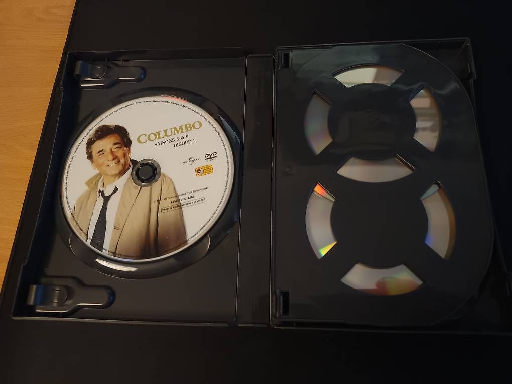 Tutti i DVDs: Dvd Columbo l'intégrale des saisons 8&9 – Usato da Genève venduto da Maxou84 3