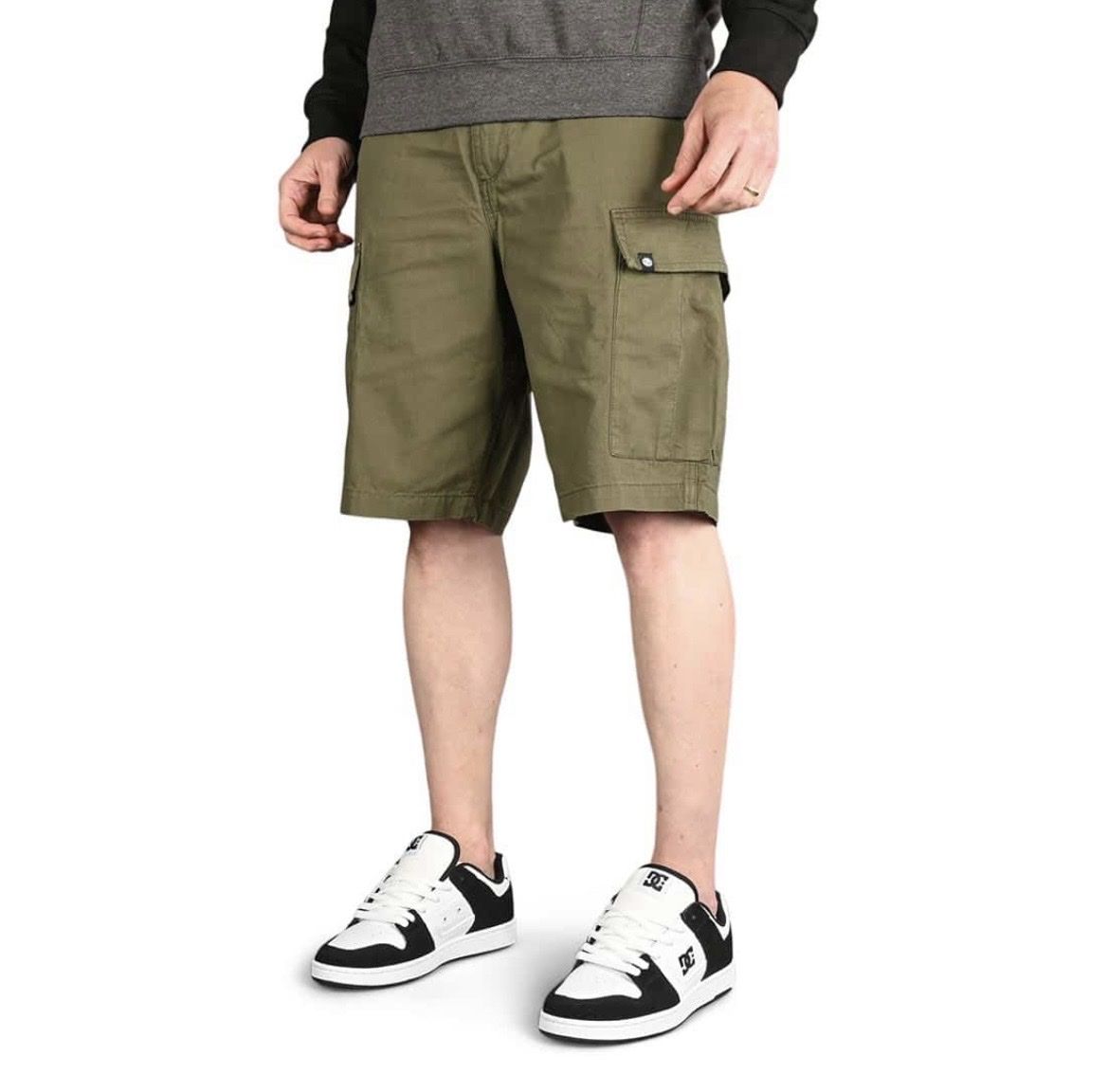 Element Pantaloni: Element cargo shorts 30 green – Usato da Cavigliano venduto da Galgio