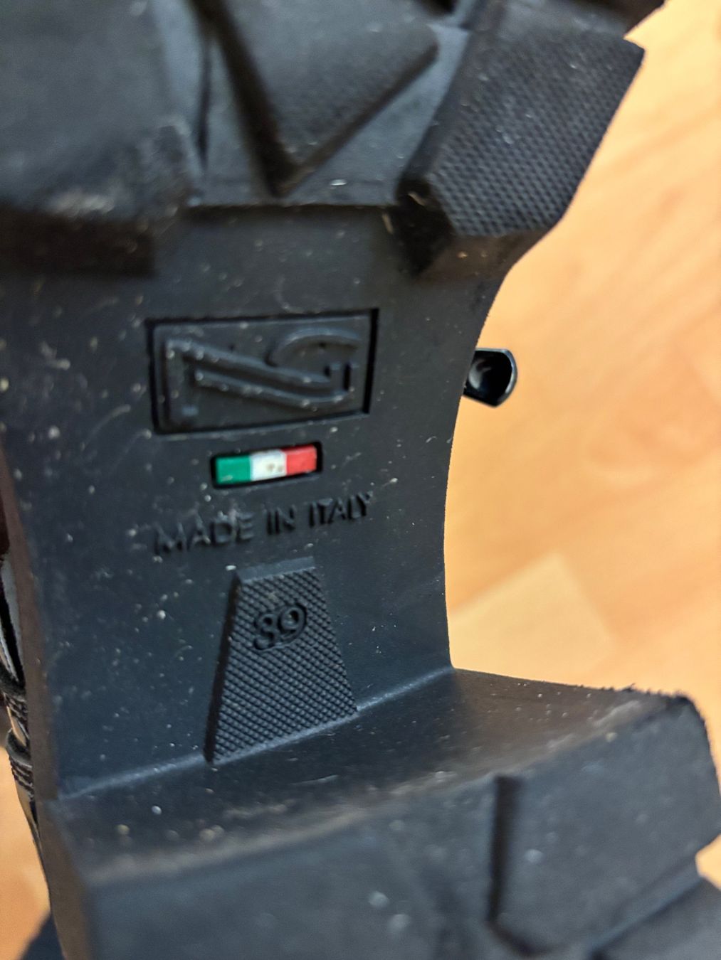 Scarpe da donna: NEROGIARDINI Stiefel, Gr. 39, Schwarz, Gebraucht – Usato da Weissbad venduto da FlickflauderY 5