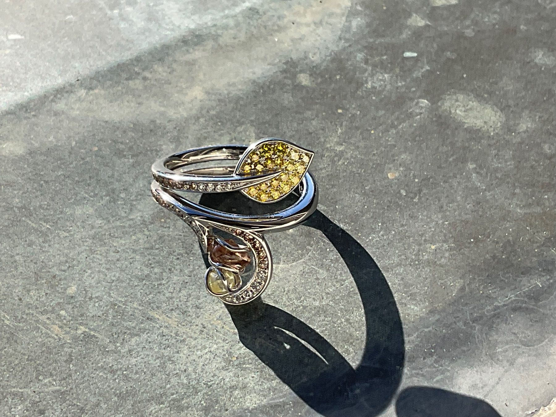 Anelli: Bellissimo anello con diamanti – Nuovo e nell'imballaggio originale da Bern venduto da zero02