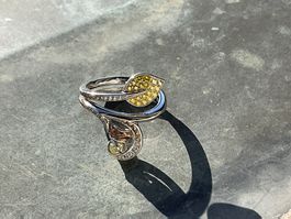 Bellissimo anello con diamanti