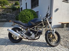 Ducati Monster 900