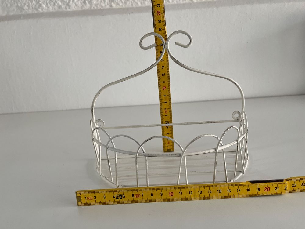 Esschert Design Gusseisen-Wandkorb – Ca. 35 Cm, Mit Kokoseinlage Für Wandmontage
