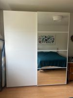 Ikea Pax Kleiderschrank mit Schiebetüren