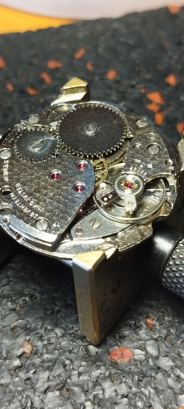 Orologi: montre sport vintage – Usato da La Chaux-de-Fonds venduto da jac_9llg 9