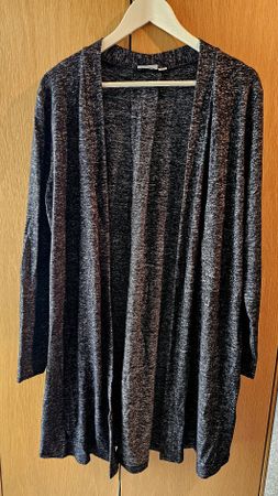 Langer Cardigan, schwarz meliert,  Grösse L,  guter Zustand