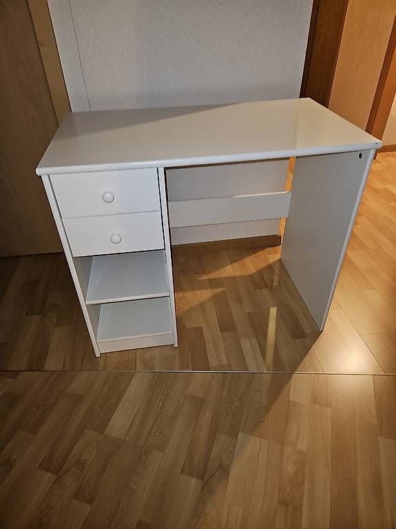 Kommoden: Chambre enfants, bureau, meuble bas – Gebraucht aus Ste-Croix von tougaz 1