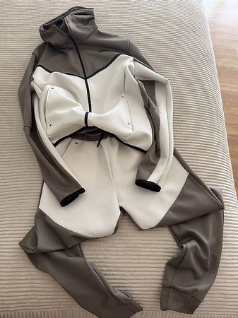 Nike & Adidas Sportartikel zu verkaufen