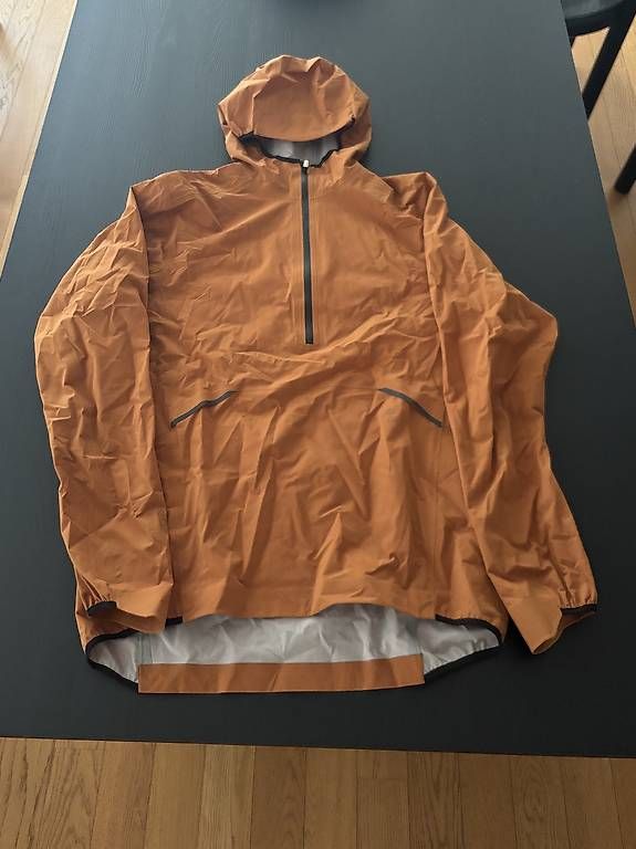 Giacche: On Running Anorak (L) – Usato da Küsnacht ZH venduto da kre.mart 3