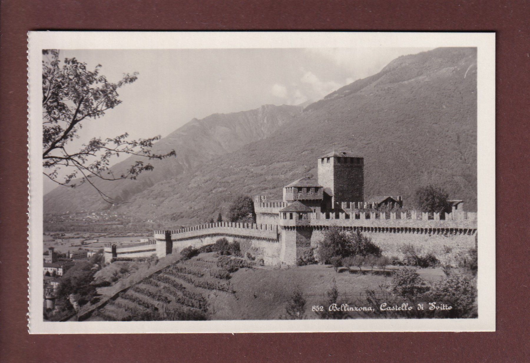 Cartoline postali: BELLINZONA - Castello di Svitto – Usato da Pully venduto da nicecards