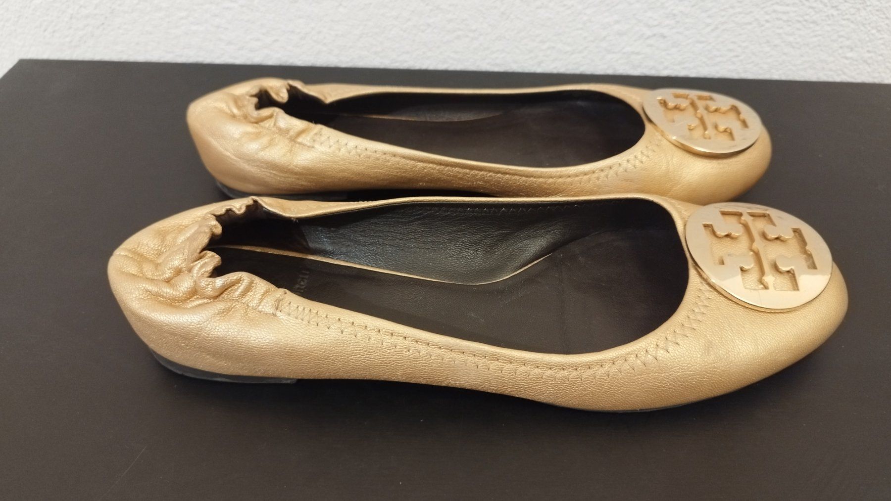 Tory Burch Scarpe da donna: Goldene Tory Burch Ballerinas Gr. 10 M – Usato da Rüti ZH venduto da dmi_cps6 7