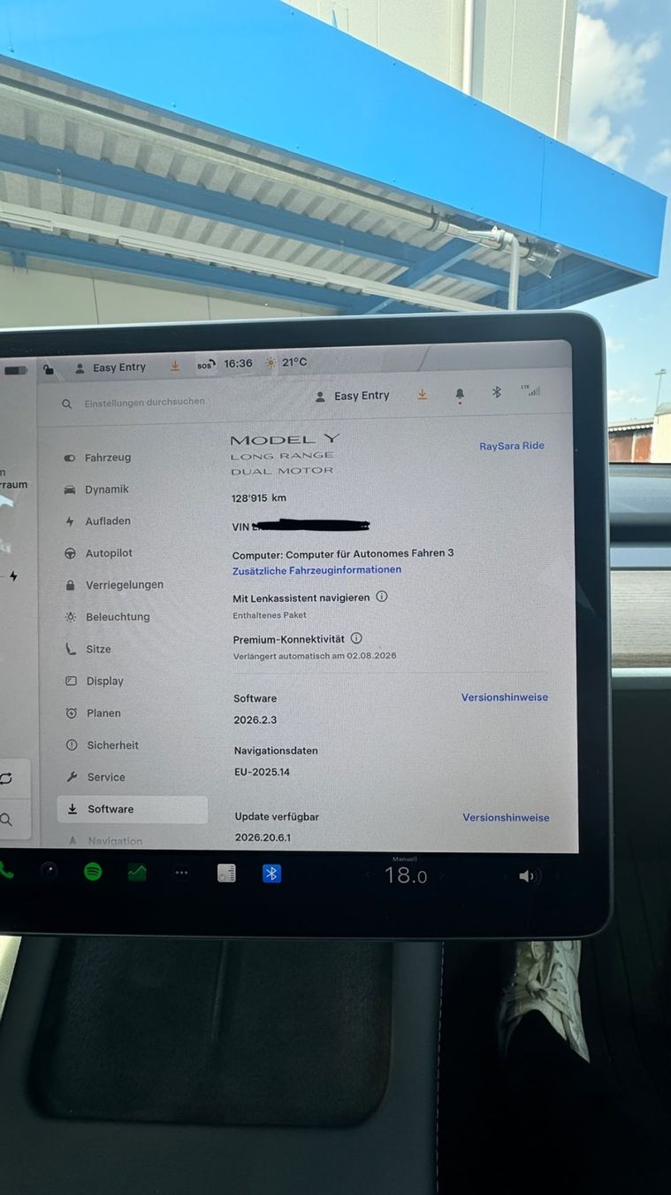 Tesla Autos: Tesla Model Y Grau guter Zustand – D'occasion à Bassersdorf par Jj090915 9