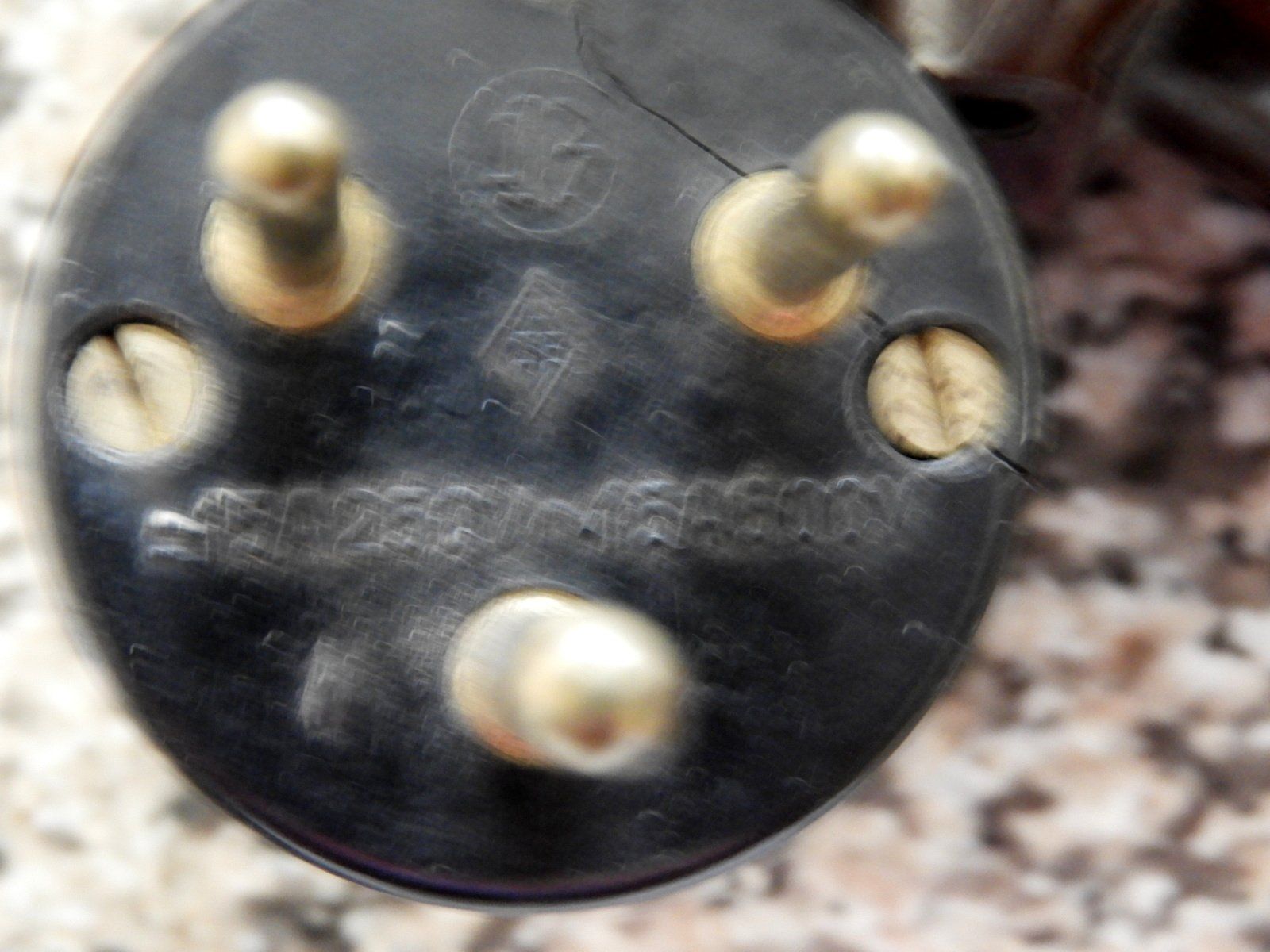 Stecker: URALTE VERMUTLICH BAKKELIT ELEKTRISCHE STECKER  2 STUCK – Gebraucht aus Ettingen von troll-mutter 2