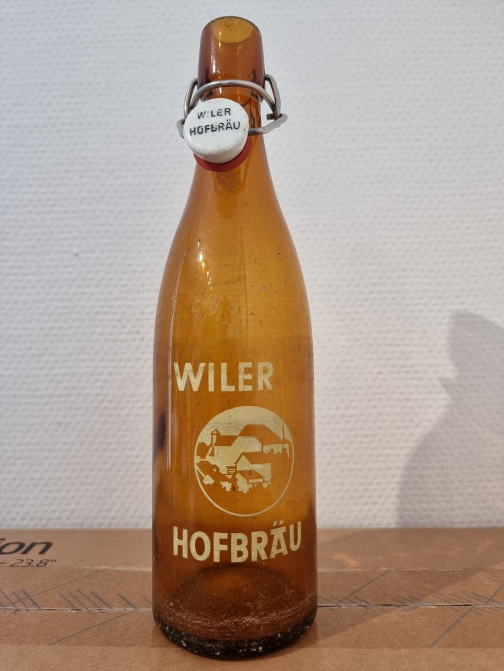 Bicchieri, Caraffe & Bottiglie: Wiler Hofbräu Bierflasche 1960 – Usato da Lommis venduto da 0815undmehr