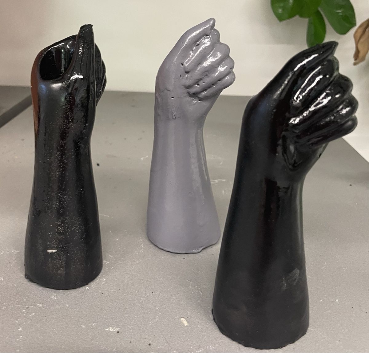 Tutte le decorazioni: Hand-Vasen 3er Set, schwarz/grau, Deko – Nuovo e nell'imballaggio originale da Au ZH venduto da Jaggy4 4