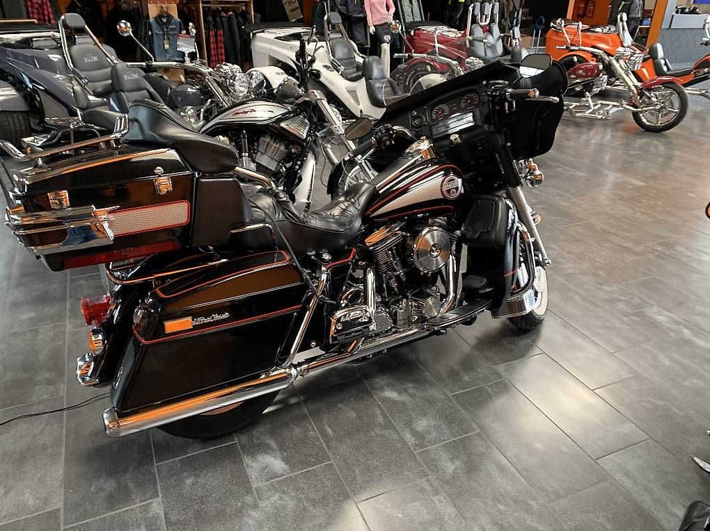 Harley-Davidson Touring: Harley Electra Glide Veteranfahrzeug Top – Usato da Unterentfelden venduto da sumatic 1