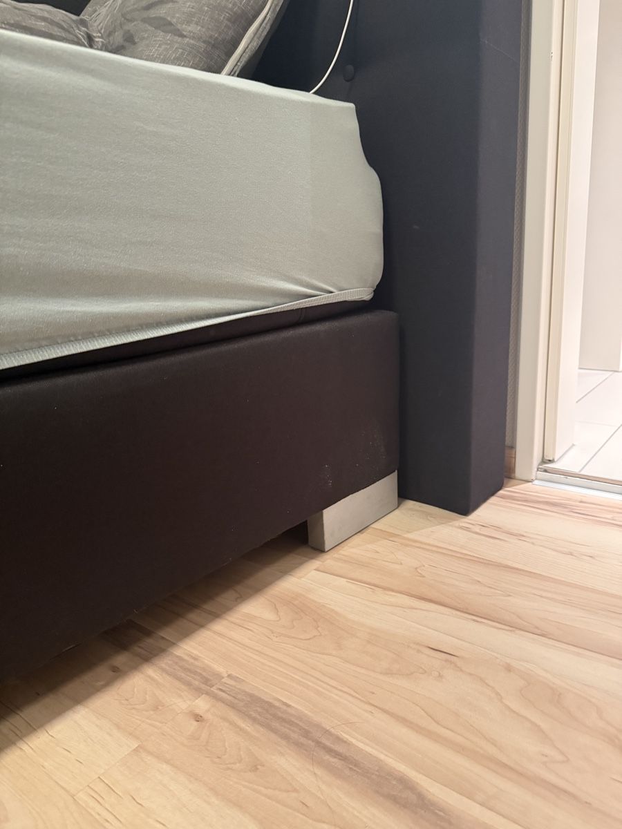 Letti: Boxspringbett mit Kopfteil  – Usato da Hinwil venduto da Kingremii 1