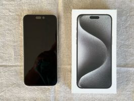 Apple iPhone 15 Pro Max 256GB weiss Akku 90% Super Zustand!
