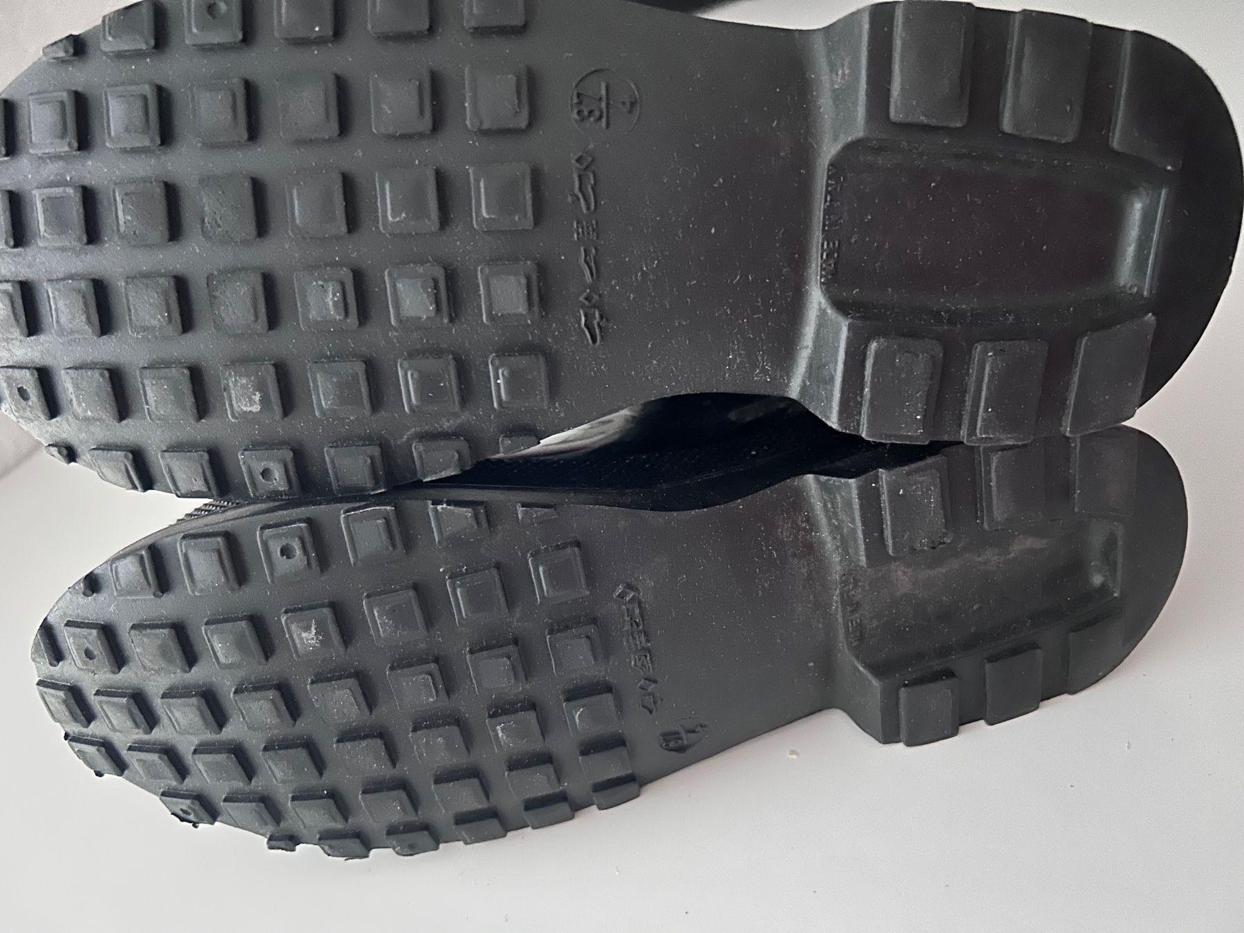 Herrenschuhe: Regenstiefel Gr 37 – Gebraucht aus Egg b. Zürich von egg2665 2