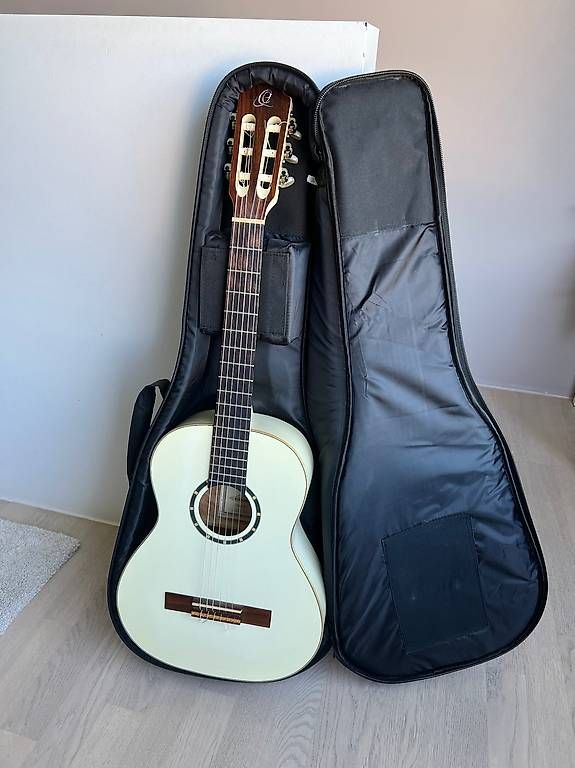 Strumenti musicali: Guitare 3/4 Ortega avec housse – Usato da Cottens FR venduto da piotrivitch 4