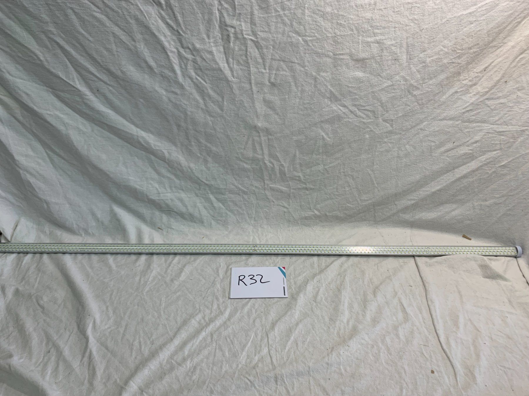 Lampen: LED Röhre 158cm (R32) – Neu (gemäss Beschreibung) aus Däniken SO von Profog1