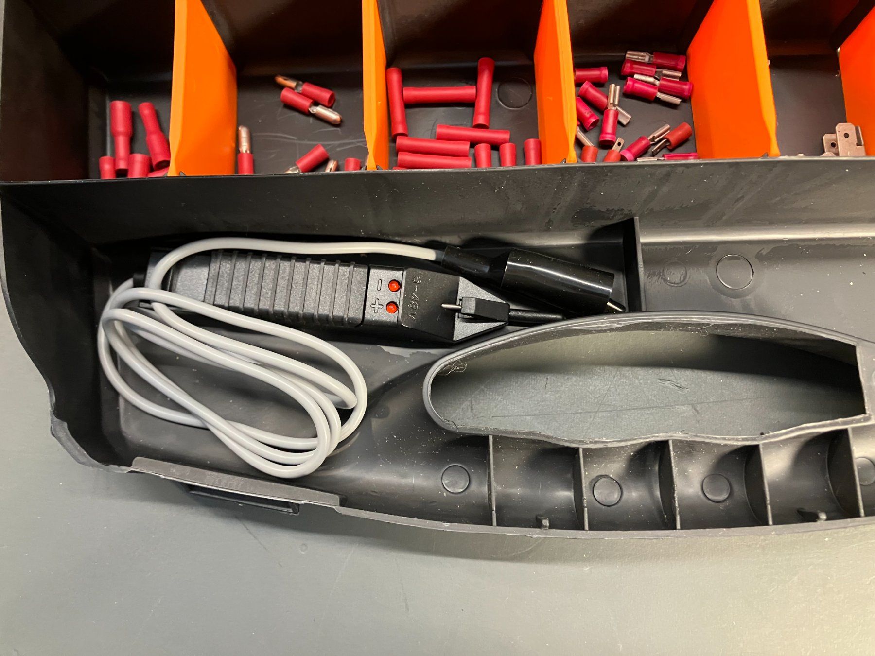 Tous les outils: Profi Sortiment Koffer mit div. Elektr. Material ab 1.- – D'occasion à Lichtensteig par Buy24International 4