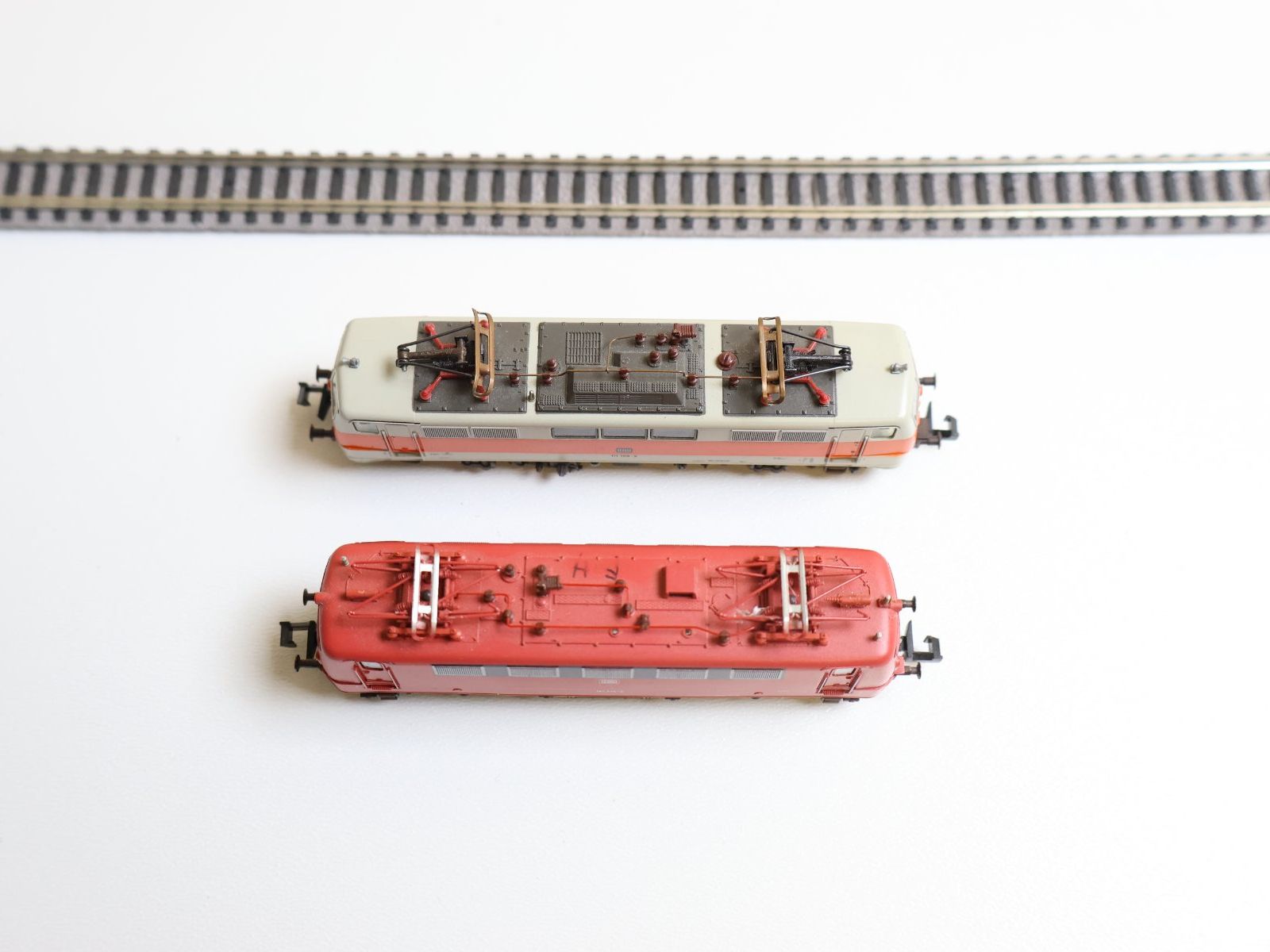 Fleischmann Modellini di ferrovie: Fleischmann 2 x E-Loks BR 141/111 - Spur N – Usato da Winterthur venduto da Monstera 8