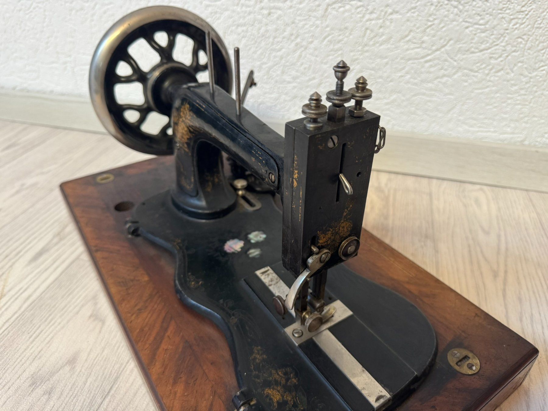 Macchine da cucire: Ancienne machine à coudre (Singer?) – Usato da Tramelan venduto da lolopat 8