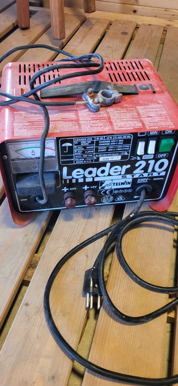 Ladegeräte: Batterieladegerät Profi Telwin Leader – Gebraucht aus Zürich von inf_8z82 2