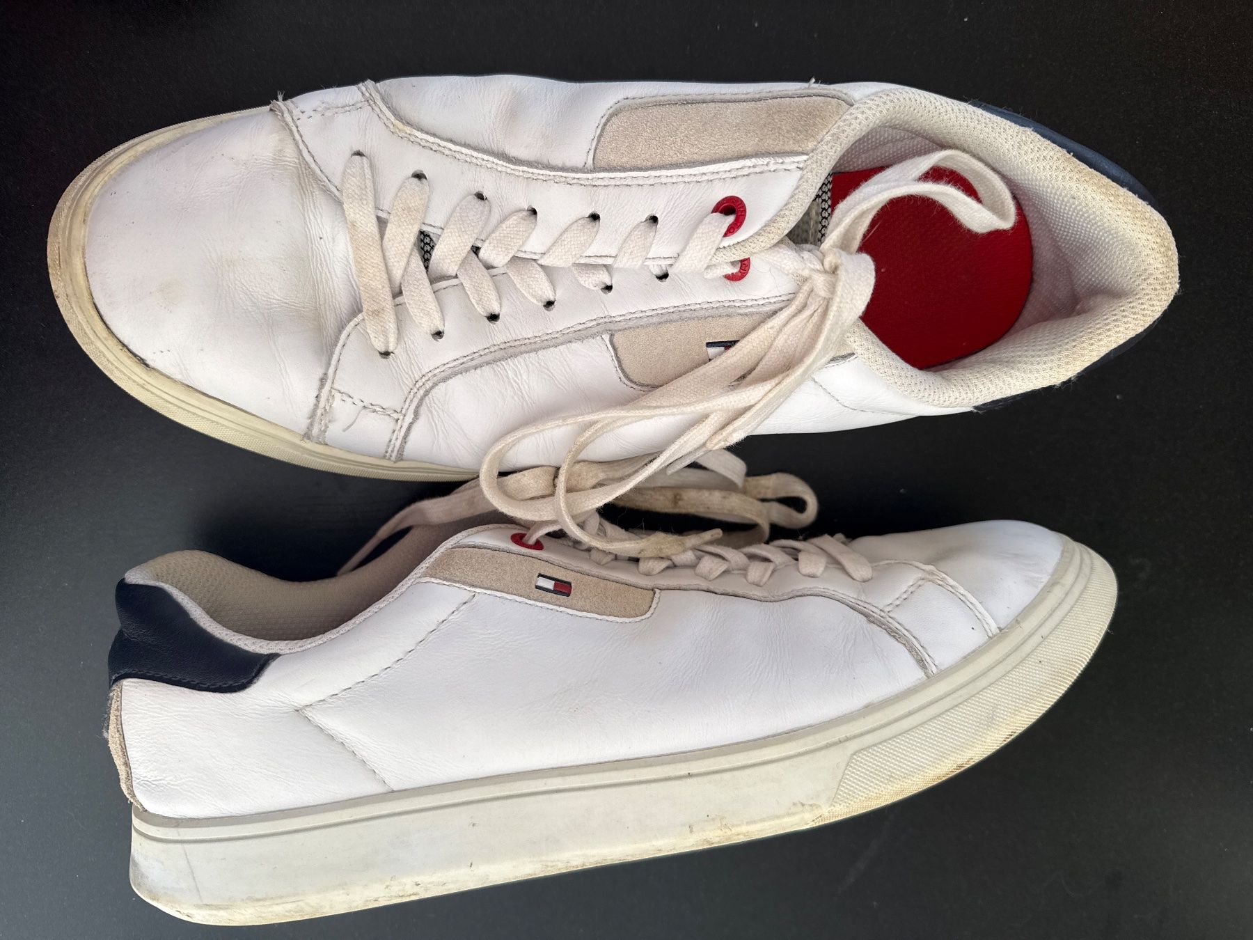 Tommy Hilfiger Scarpe da uomo: Baskets Tommy Hilfiger en cuir blanc - Taille 44 – Usato da La Cibourg venduto da rangiroa98 1