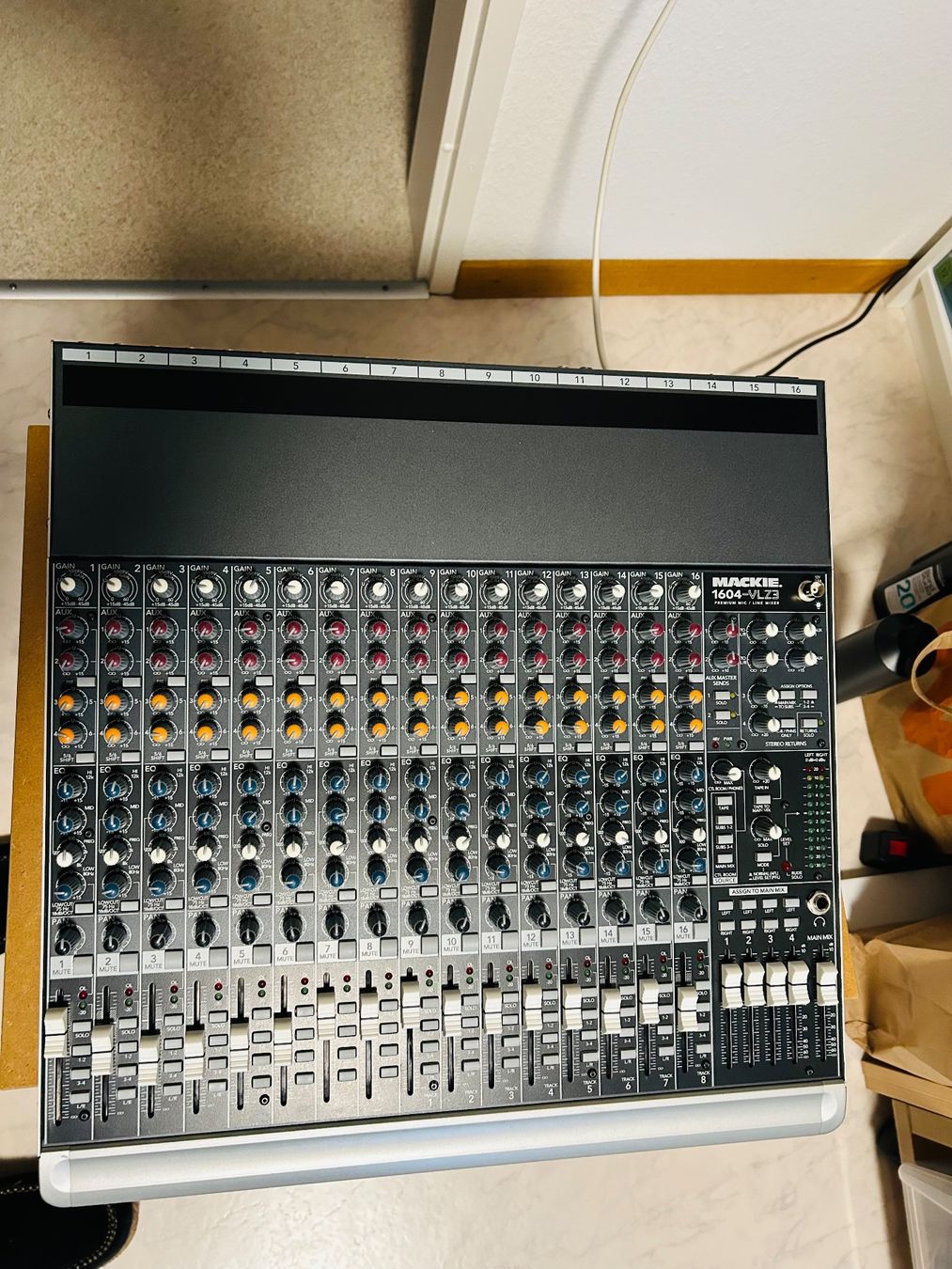 Mackie Console di mixaggio: Mackie 1604-VLZ3 16 Kanal – Usato da Bassersdorf venduto da his_n5kb