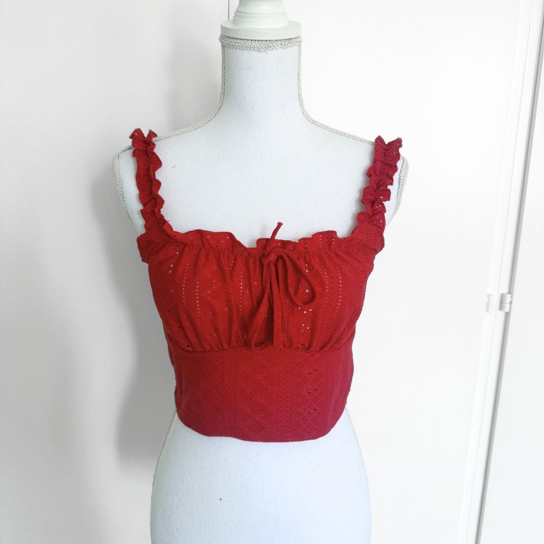 Shein Top: SHEIN Crop Top Rouge - Taille S – Usato da Vevey venduto da secondlifevevey