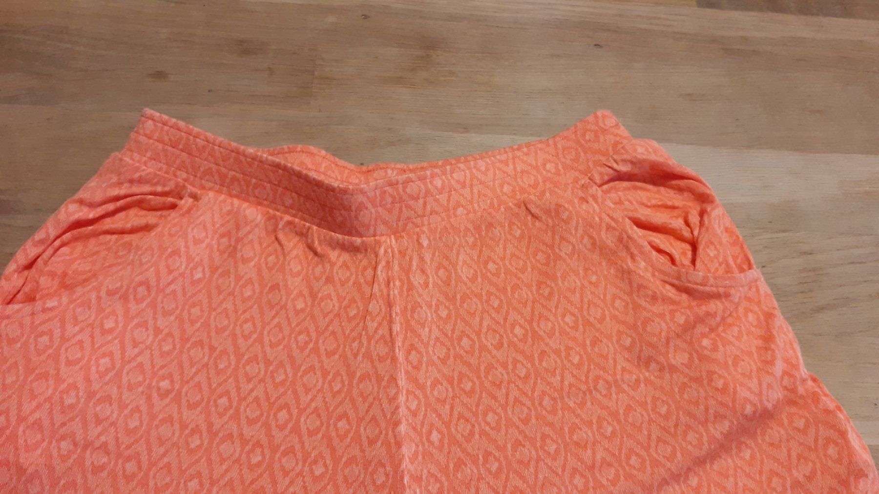Pantaloni: Freizeit- / Schlabberhosen Gr. 134/140 – Usato da Urtenen-Schönbühl venduto da Chaeppeler 1