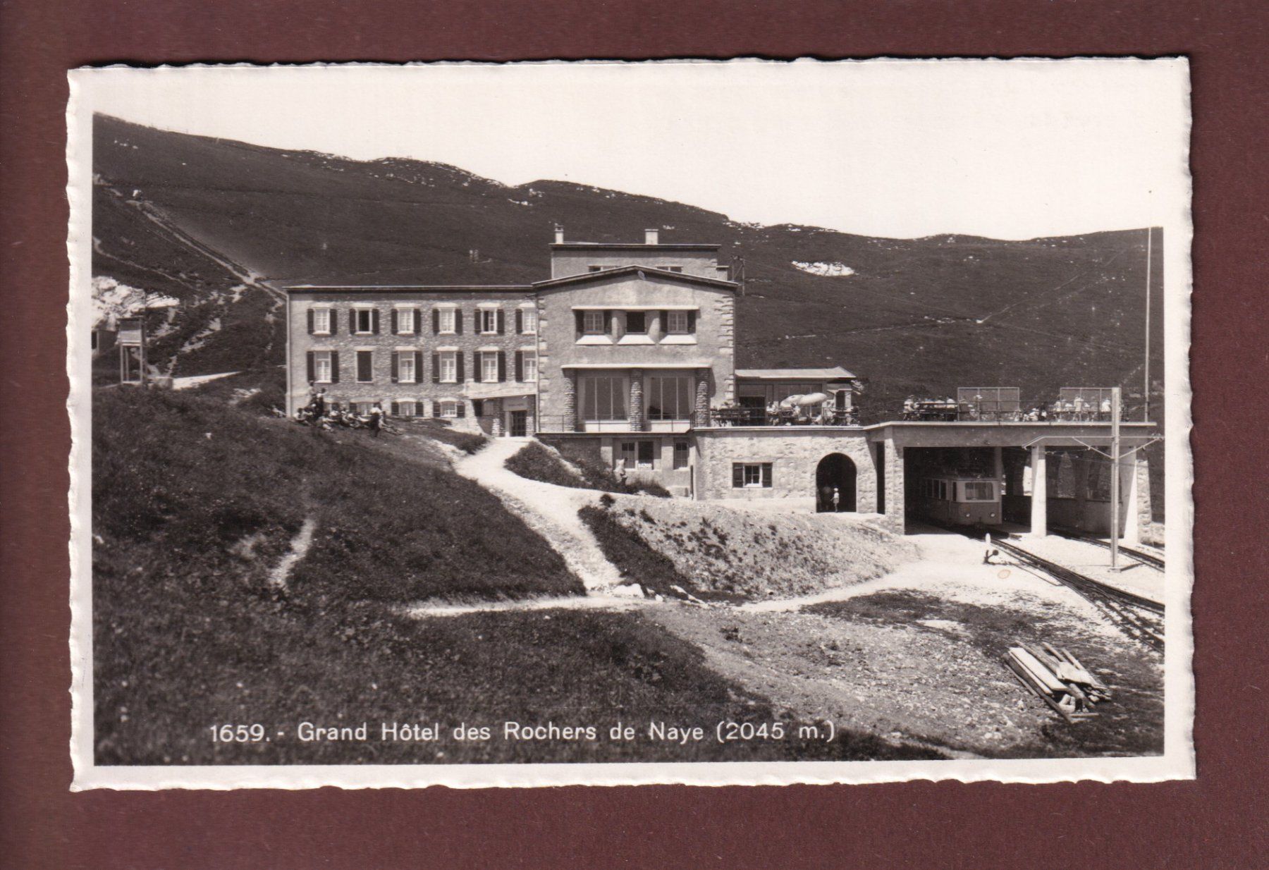 Ansichtskarten: ROCHERS DE NAYE - Hôtel - Train – Gebraucht aus Pully von nicecards